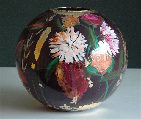 vaas van glas met geschilderde bloemstillevens decoratieve bloemen vaas