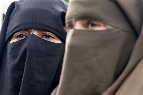 peur de la burqa ou peur de l islam le courrier