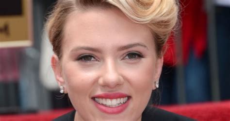 Scarlett Johansson Becomes Technophobic After Phone Hacking Attack Her Ie