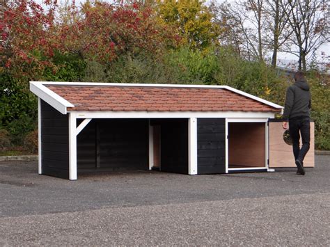 schuilhok van hout met dakpannen dak bouwpakket