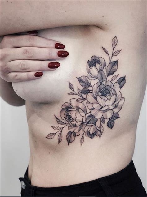 45 Charming Side Boob Floral Tattoo Designs You Would Love