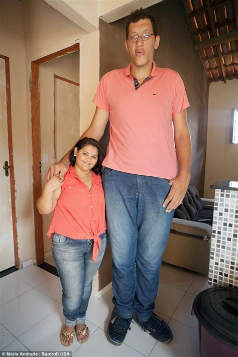 joelison fernandes da silva is a gentle giant at 7ft 8in and his wife