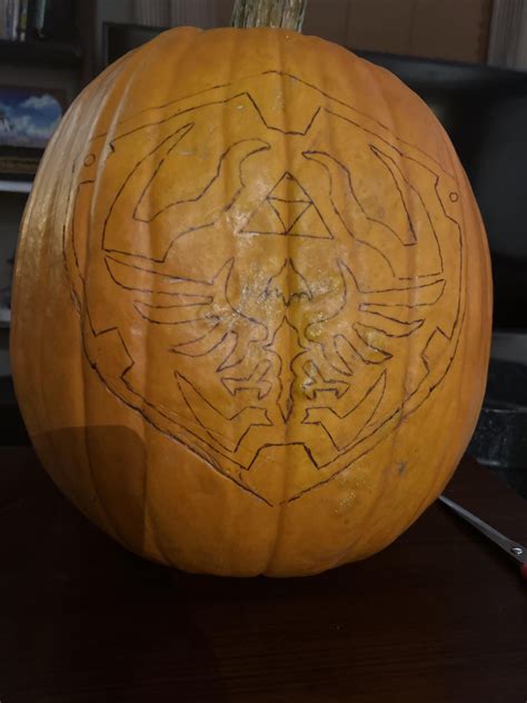hylian shield pumpkin carving        worth