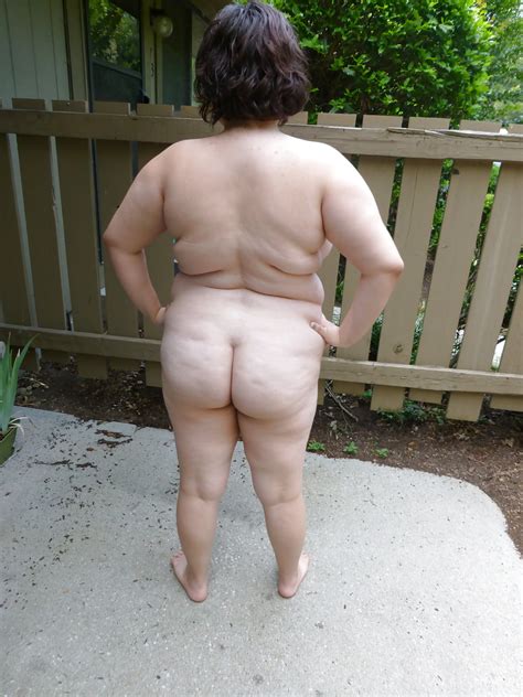 bbw naked on the patio with no shame 14 pics xhamster