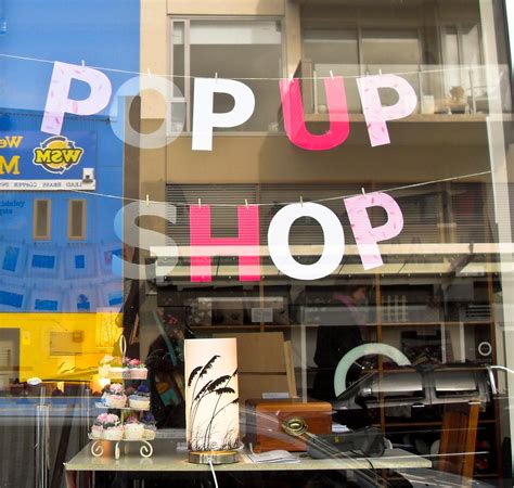 pop  store storefront
