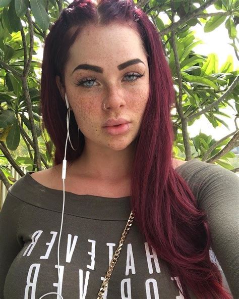 30 Sexy Girls With Freckles Barnorama