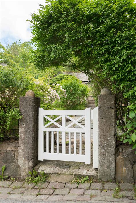 garden gate ideas  stylish ways    plot smart  secure gardeningetc