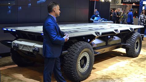 gm thinks  stealthy optionally manned truck platform  change