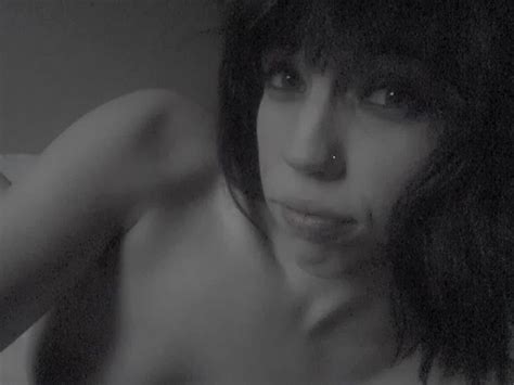 canadian singer songwriter carly rae jepsen topless photos