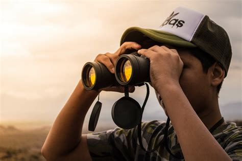 basic guide  choosing binoculars  game viewing camp  climb