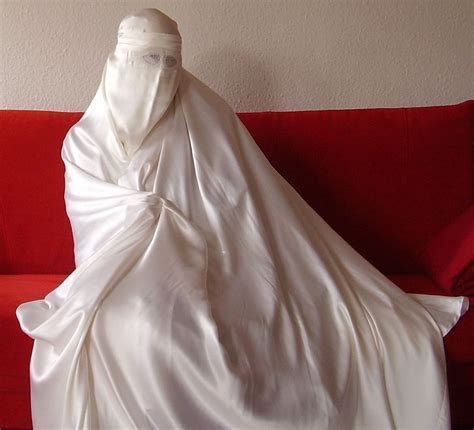 pin von ayşe eroğlu auf niqab burqa veils and masks in