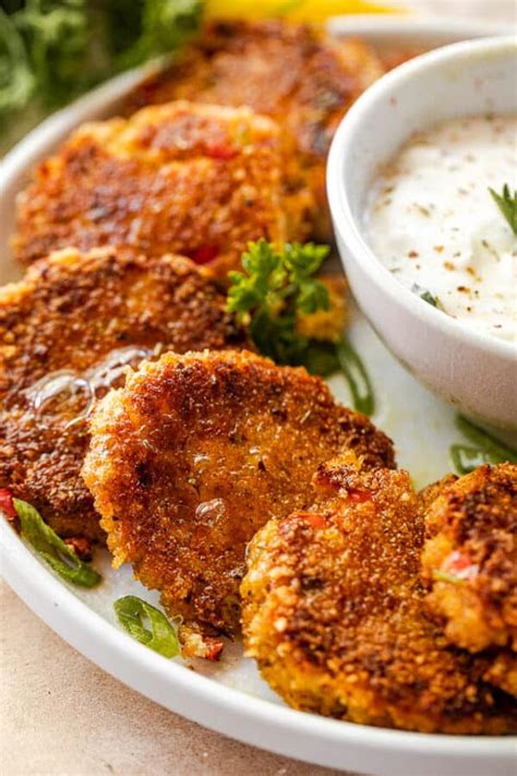 easy maryland style crab cakes recipe diethood