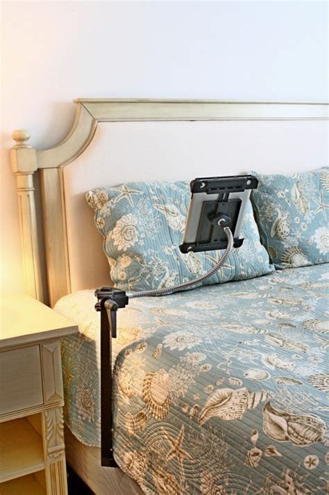 mount  ipad tablet  ereader   bed introducing  snake snakeclamp products