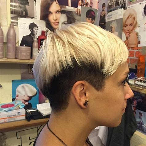 Easy Two Toned Pixie Haircut For Short Hair Hairstyles Weekly