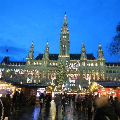 rathausplatz wien aktuell fuer  lohnt es sich mit fotos