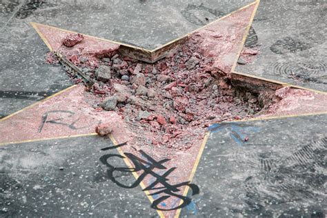 hated celebrities wont  stars removed   hollywood walk  fame heres