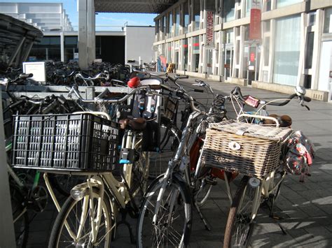 veilig je fiets stallen aan het station sint niklaas het nieuwsblad