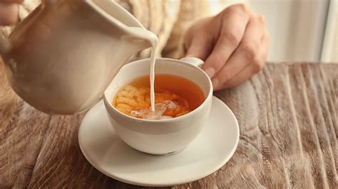 trinkt man tee mit milch sorten zubereitung teegeschwister