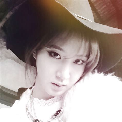 Check Out The Pretty Selca Pictures From Snsd S Yuri Wonderful Generation