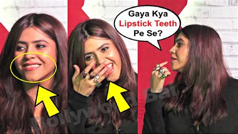 Ekta Kapoor Cleans Lipstick From Her Teeth In Front Of Media Youtube