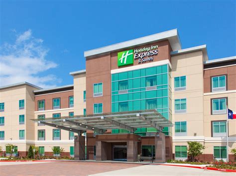 hotels  houston tx holiday inn express suites houston  medical ctr area
