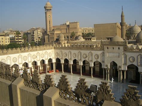 Sejarah Di Balik Megahnya Masjid Al Azhar Di Mesir