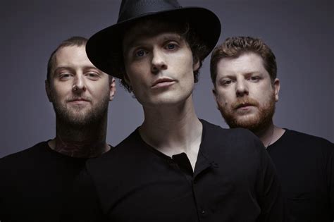 gimme  answers  interview   fratellis alicia atout