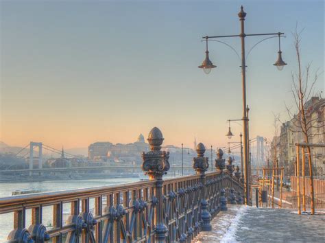 file rive du danube en hiver à budapest wikimedia commons