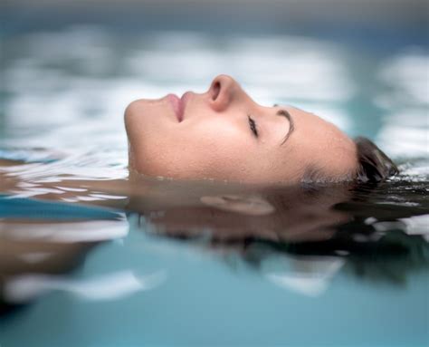 Could Floatation Therapy Help Your Anxiety Sufferer Anna