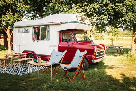 op vakantie met dumdum een oldtimer camper huren  nederland