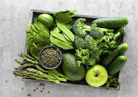 healthy eating  benefits  eating green foods