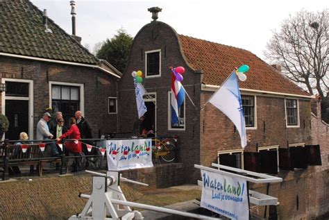 monnickendam netherlands  crazy tourist