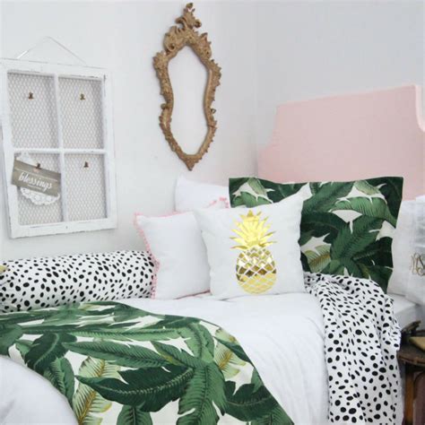 preppy dorm room decor 20 ideas to fall in love with
