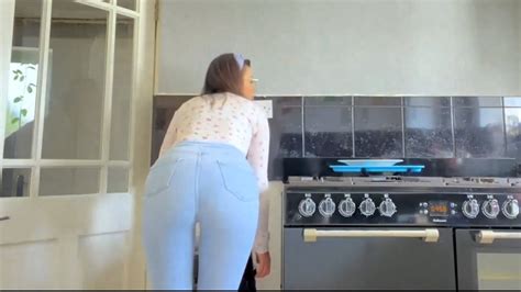 stepmom cleaning the kitchen 😍 youtube