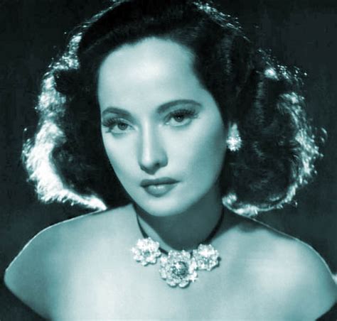 Merle Oberon From Mystery Past Hollywood Stardom To Shah Of Iran