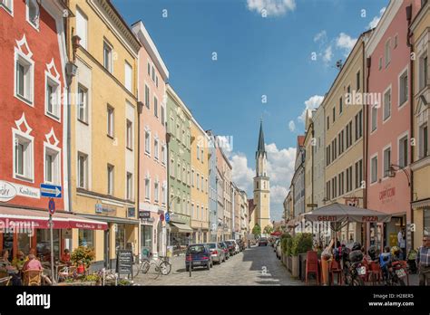 stadtplatz vilshofen  der donau bavaria germany stock photo alamy