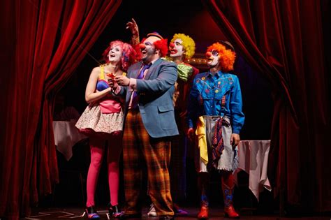 ‘clown Bar’ At The Box Theater Pizzazz