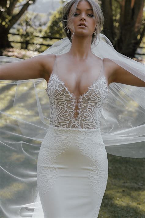Our Favorite Wedding Dress Trends For 2021 Brides
