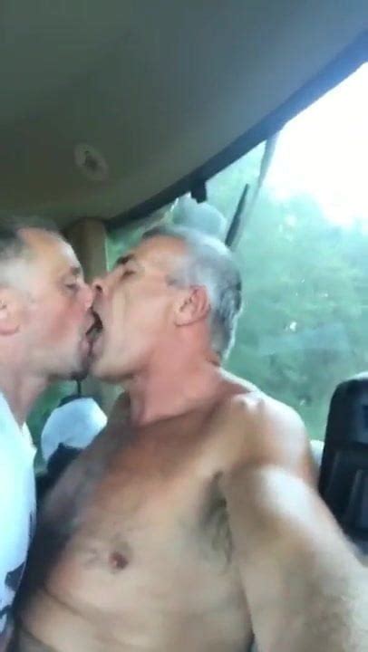 middle aged love deep kissing bj deep kissing hj bj kiss