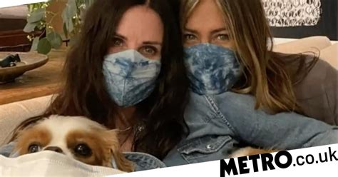 Friends Jennifer Aniston And Courteney Cox Twin In Matching Face Masks