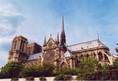 foto najpoznatija goticka katedrala se nalazi  francuskoj