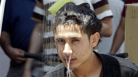 Why It Feels Like 70c In The Middle East Heat Wave Bbc Newsbeat