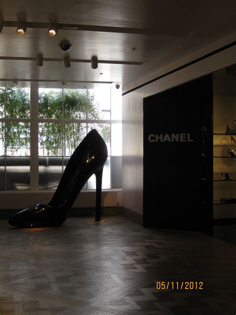 chanel shoe boutique  selfridges london vidrieras