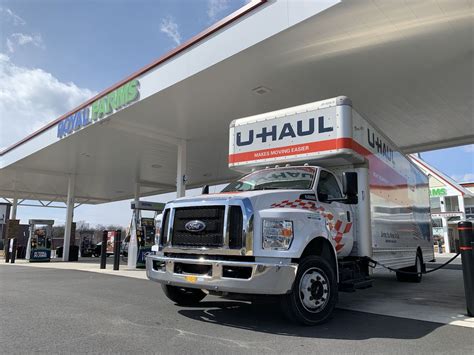 ford   driving  hauls largest   chargest rental truck