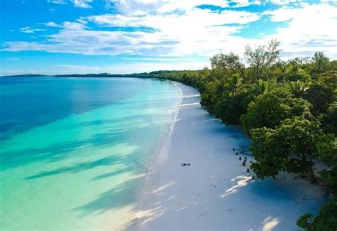 Sandiaga Uno Sebut Pasir Pantai Terhalus Di Dunia Ada Di Maluku Ameks