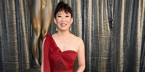 sandra oh looks lovely in red at sag awards 2019 2019 sag awards sag awards sandra oh just