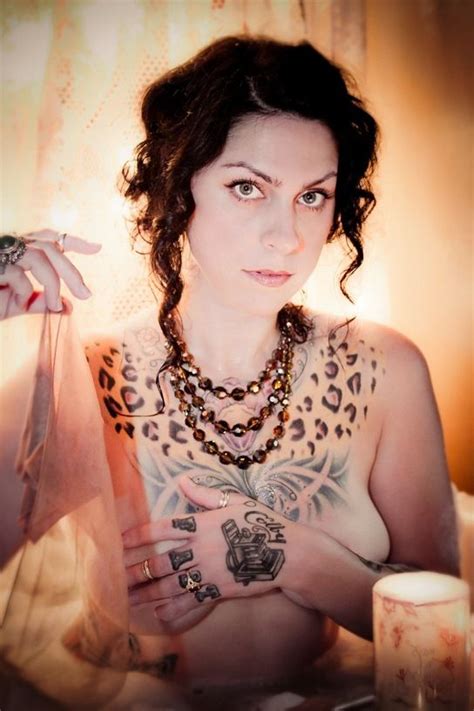 danielle colby cushman runs the store on the tv show american pickers dannie diesel