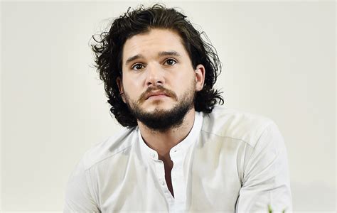 kit harington says he was “wrong” to suggest men face
