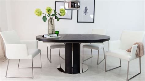 black  dining table give  dining hall  classy