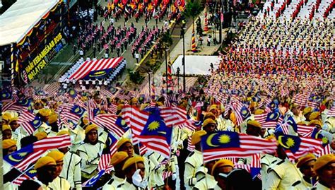 perniagaan sambutan hari kebangsaan atasi semangat kemerdekaan free malaysia today